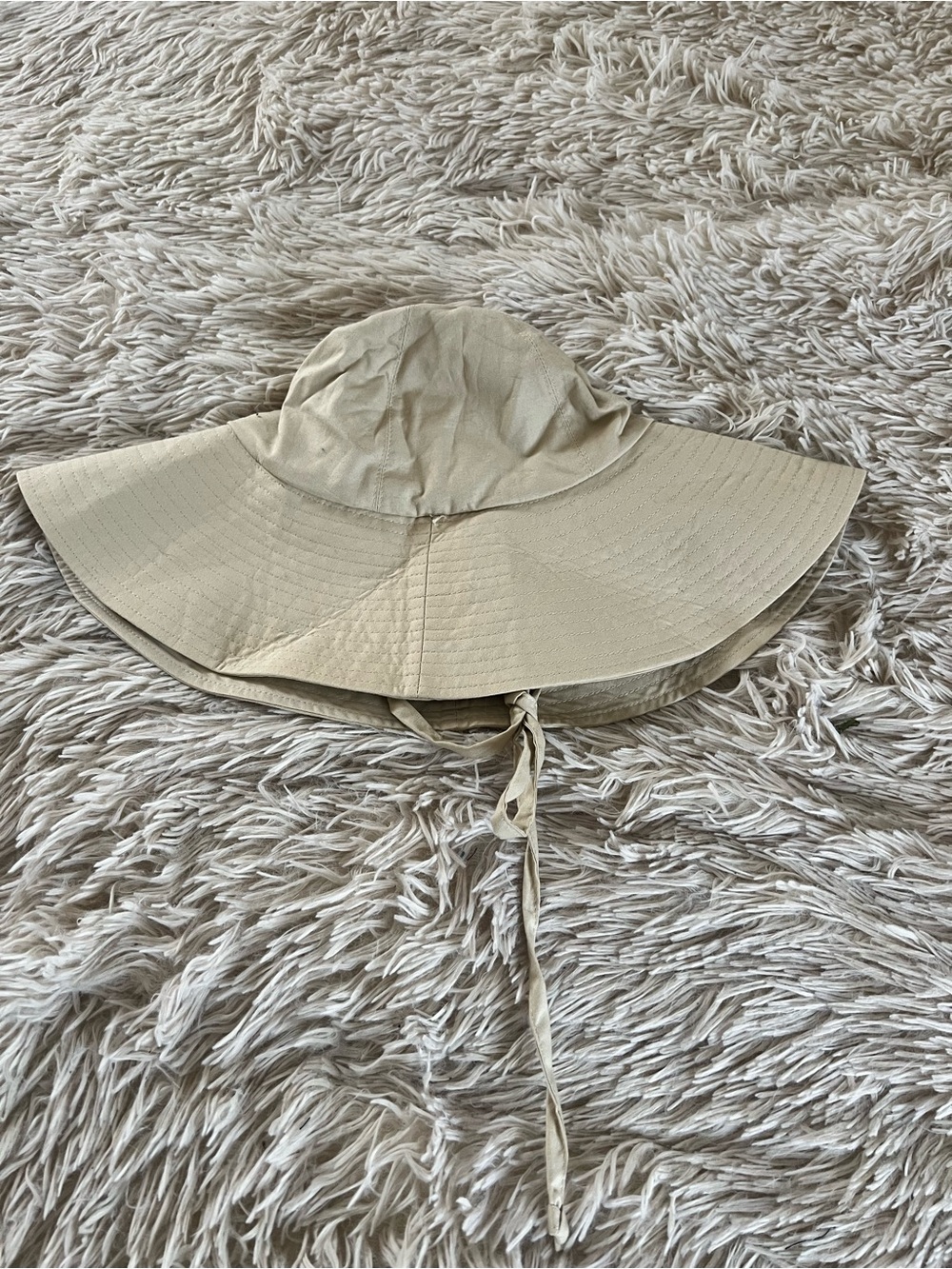 BAGGU Kids Sun Hat in Light Beige with Chin Ties